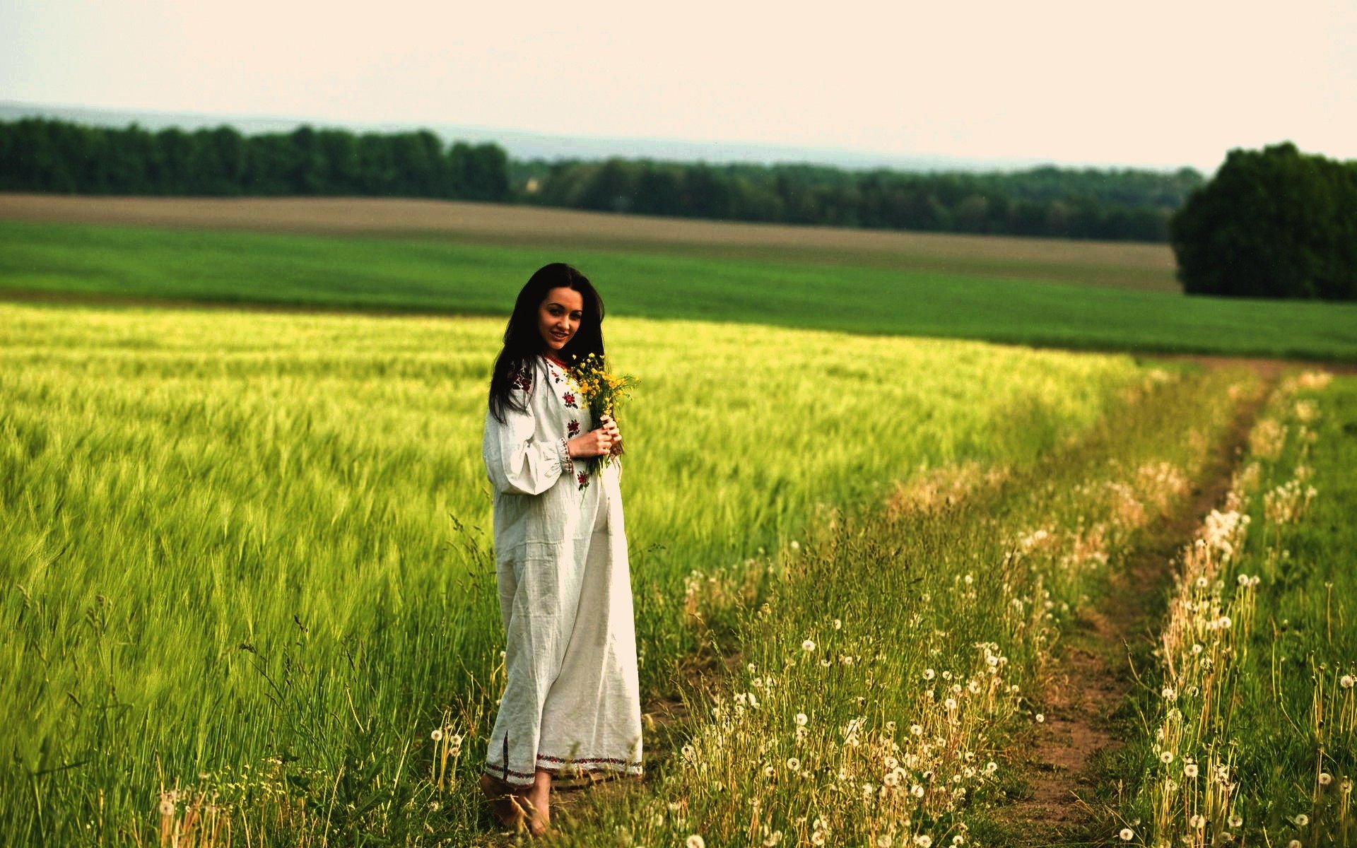 Women in Slavic costumes in Belgrade