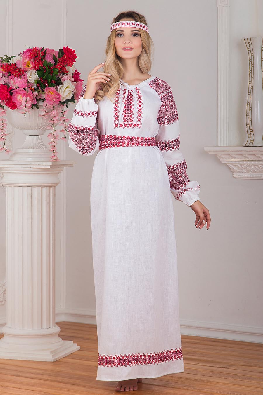 Women in Slavic costumes in Belgrade