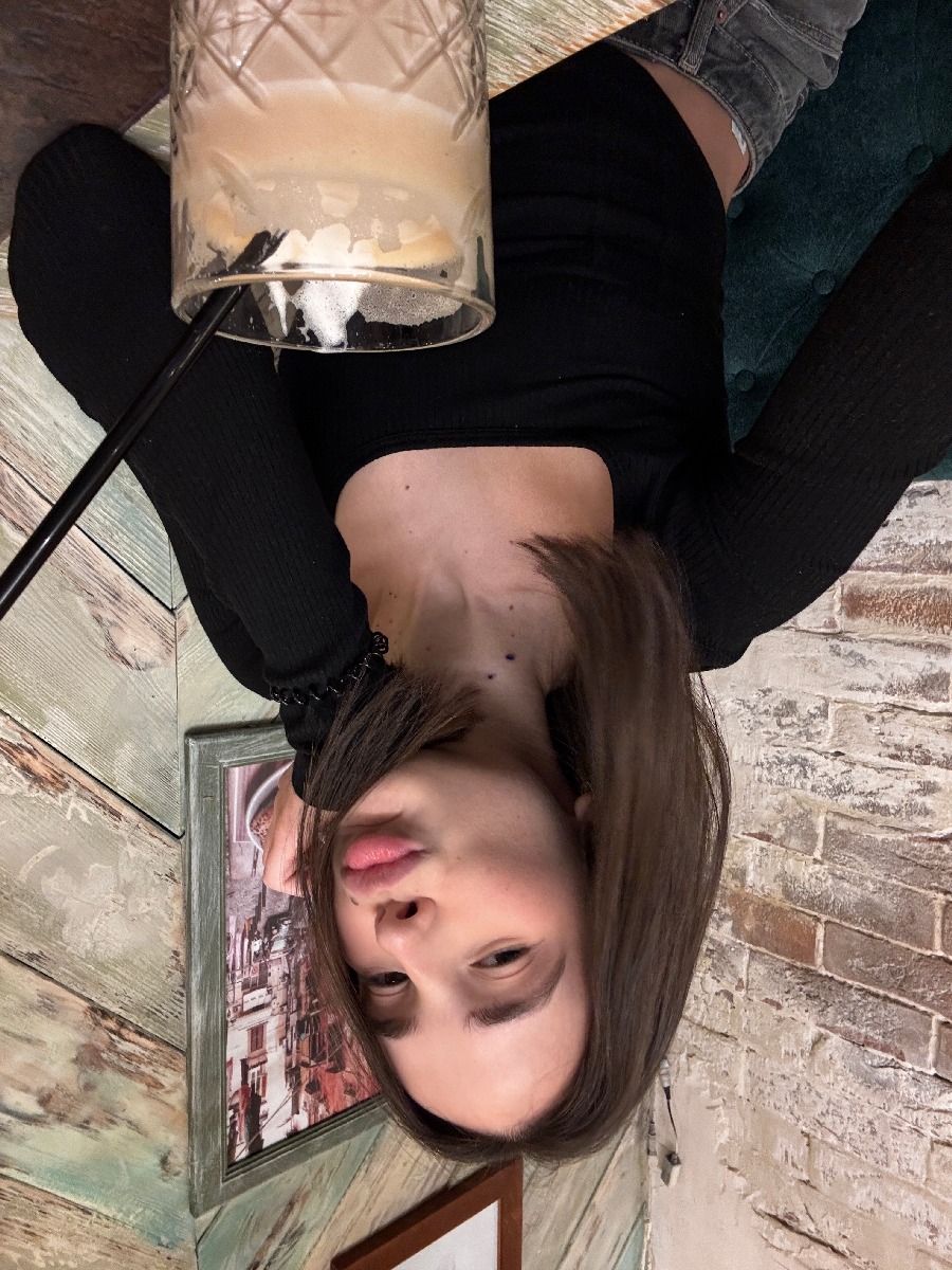 Fresh photos, fresh mood — Tina online in Belgrade